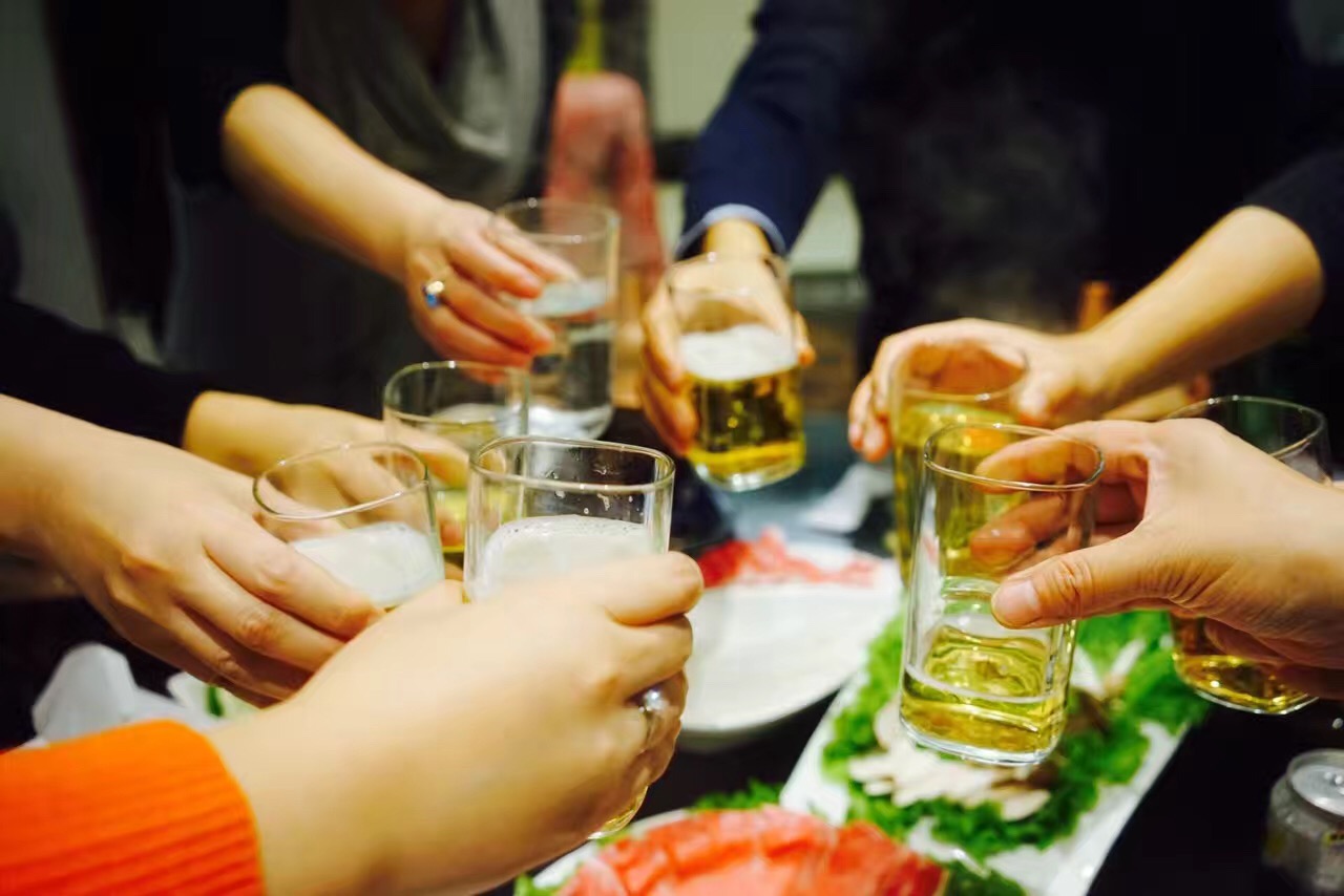 吃涮羊肉的日子都是幸福的 老北京清汤铜锅涮出温暖岁月