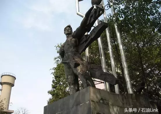 细数石油大学标志性建筑，你还记得母校的样子吗？