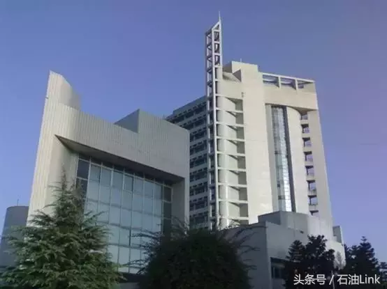 细数石油大学标志性建筑，你还记得母校的样子吗？