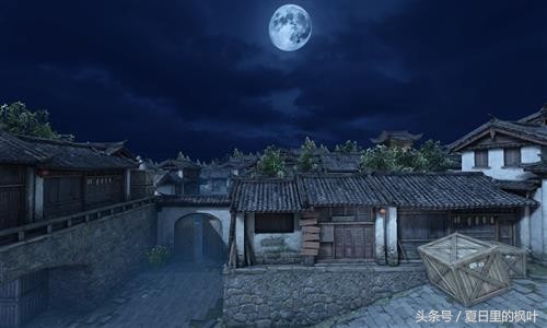 今夜无眠，镜中倒影迟迟未睡，而它，正盯着熟睡的我。