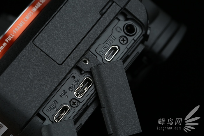 索尼微单a7m3索尼a7r3和a7r4