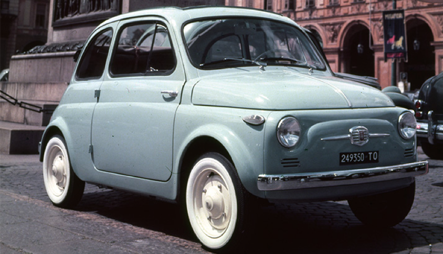 第一代的菲亚特500在1936年上市,全名叫fiat 500 topolino,"topolino"