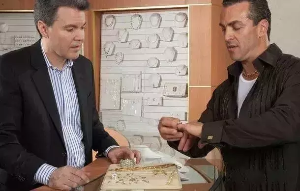做为一个好的珠宝销售人员，您应该懂得几种销售技巧！