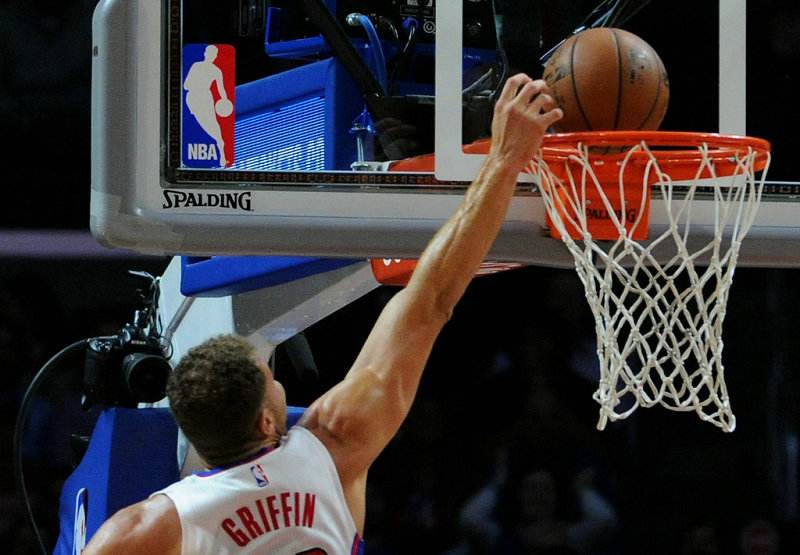 为什么nba球框不容易碎(扒一扒｜NBA篮筐的那些事儿，你们扣篮手真的不痛吗？)