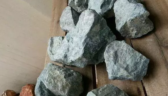 提防永楚料,危地马拉翡翠,小心被骗!(怎样看翡翠原石种老) 第4张