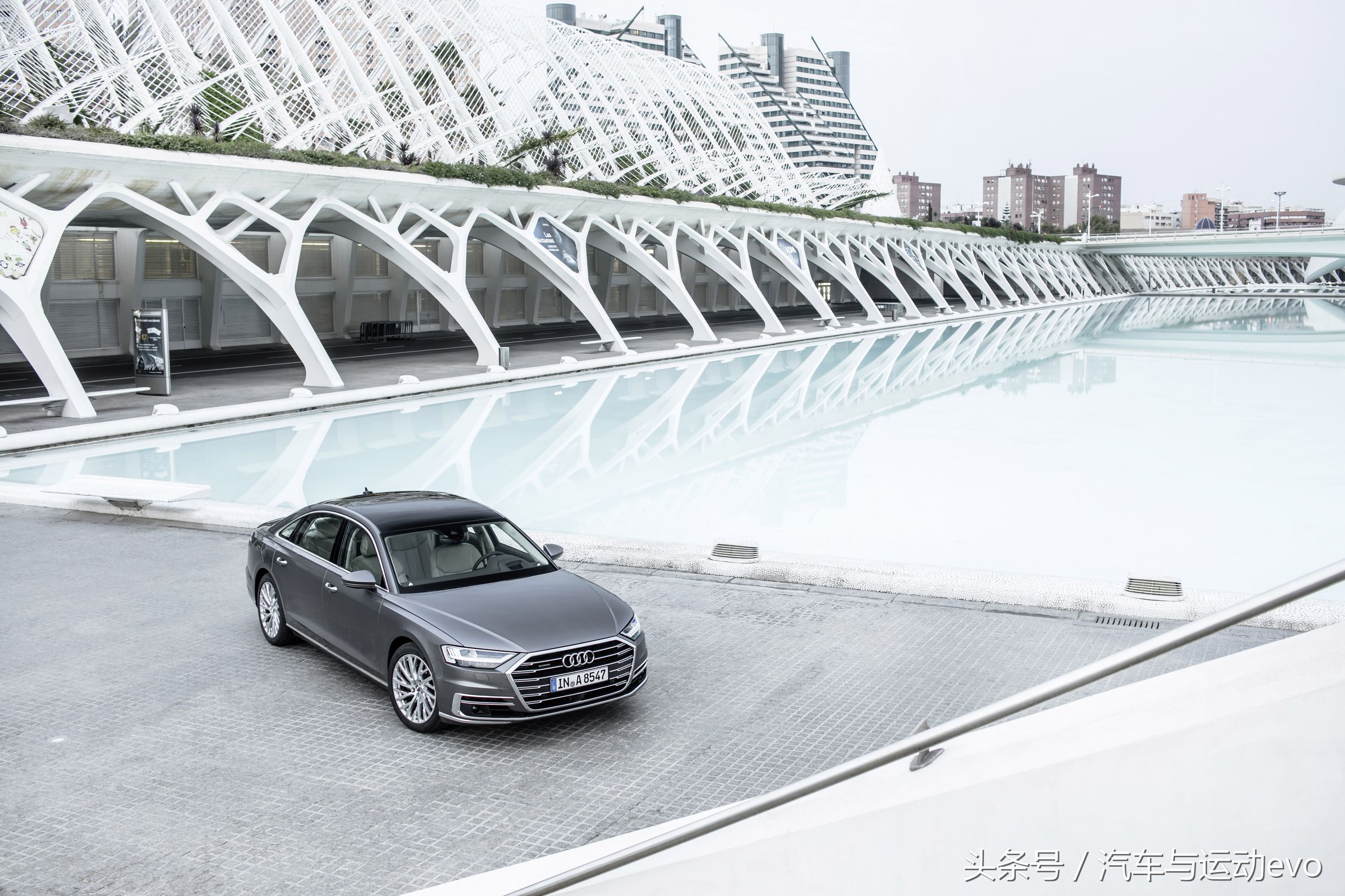 以科技定义进取 全新奥迪A8新能源时代的豪华定义｜evo科技