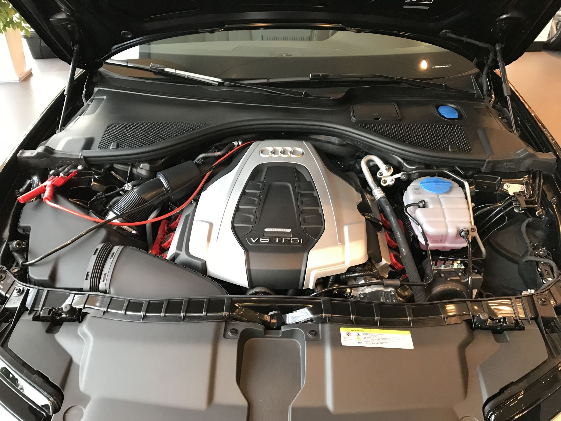 试A6L 45TFSI：V6机械增压全时四驱，落地50万和乞丐版5系一个价