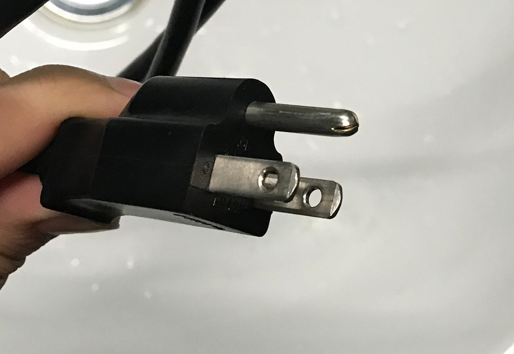 低音炮不响还有电流声？新手小白遇到的家庭影院问题手把手教学