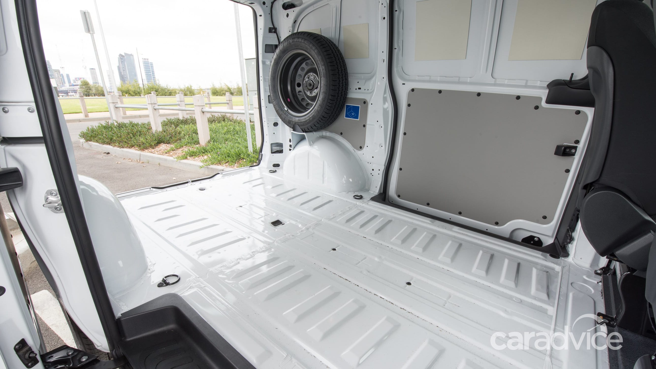 「全民疯车」到底实用吗？2018款奔驰Vito 111 CDI澳洲上市