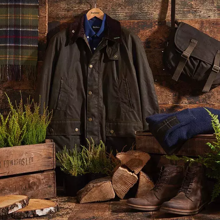 这年头型男手上都有一件「Barbour」