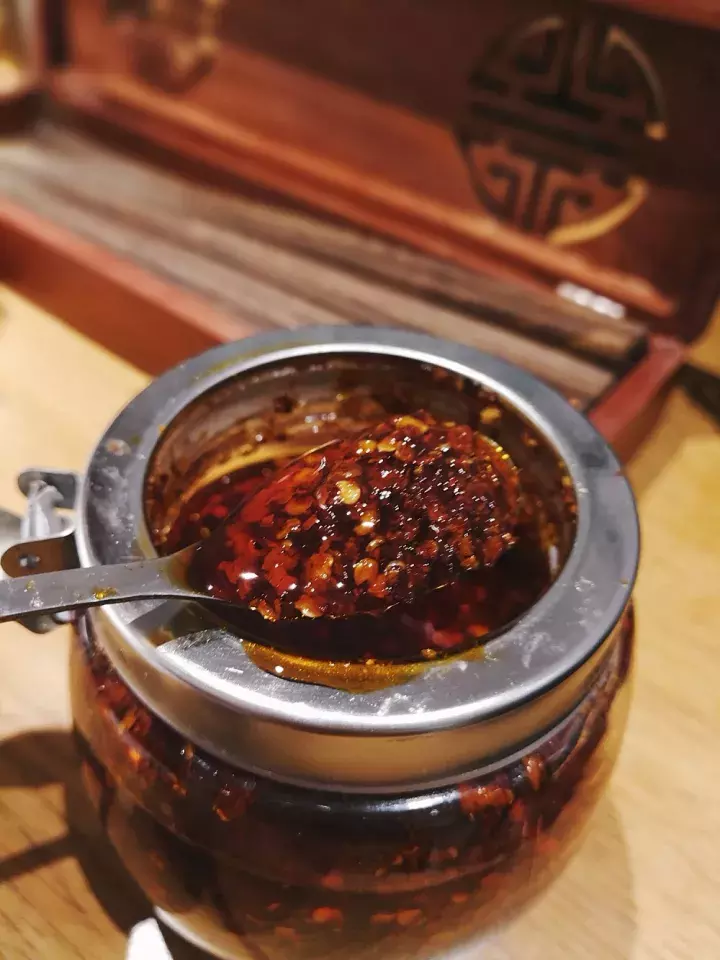 一家开了10年的米线店都有啥？除了脑洞大开的美味，还有腔调！