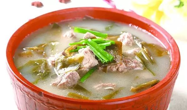孕中期补钙好食谱 海带炖排骨 增强胎儿骨骼发育