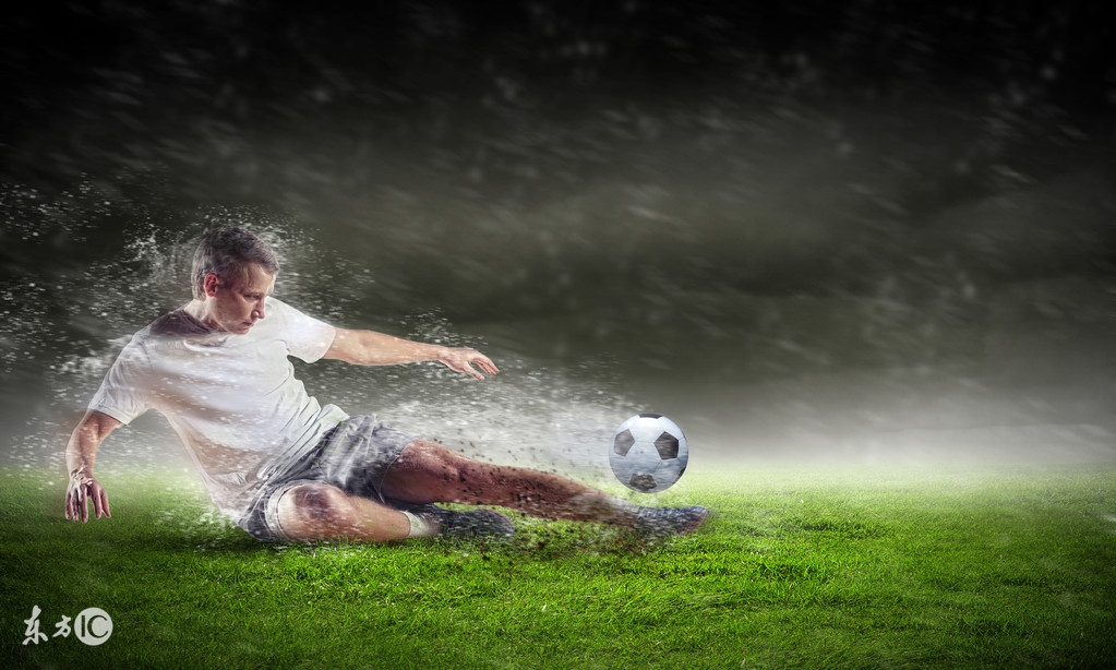 为什么下雨天足球比赛正常举行(玩也需要看天气，下雨天玩小球最合适)