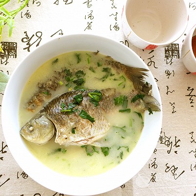 鯽魚(yú)湯的做法,鯽魚(yú)湯的做法又白又濃