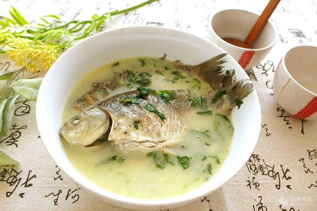 鯽魚(yú)湯的做法,鯽魚(yú)湯的做法又白又濃