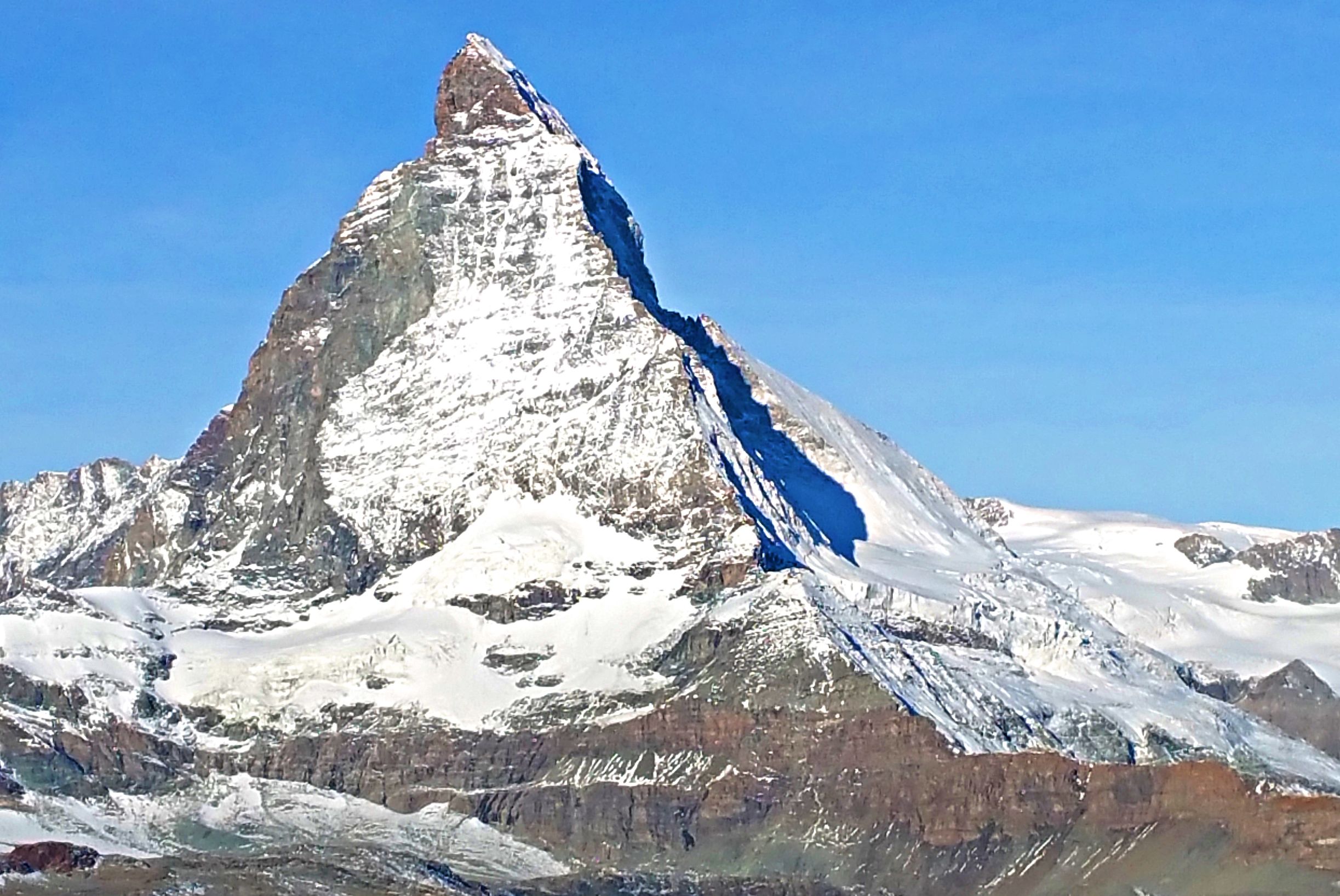 令人如痴如醉的瑞士风光,怎能离开巍峨群峰与雪山小镇的绝美组合