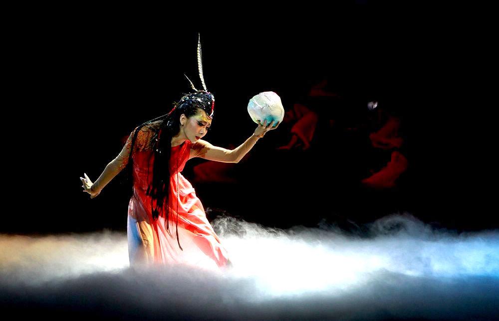 成语“怙恶不悛”说的是春秋那个国君，为何不顾国事而出走？