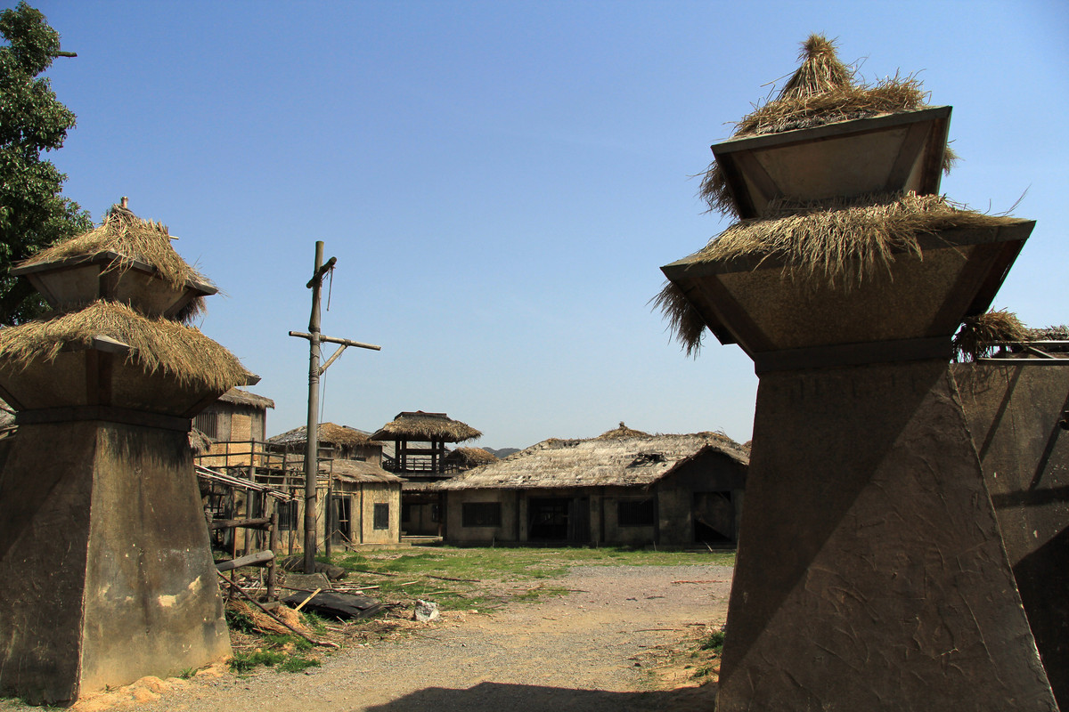 成语“怙恶不悛”说的是春秋那个国君，为何不顾国事而出走？