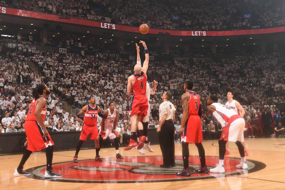 为什么nba跳球前三节(篮球干货｜哪种情况算争球？)