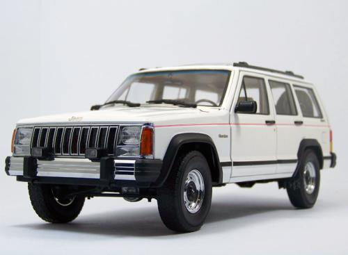 非典型性JEEP，吉普家族的另类年轻派，帅帅的「指南者」