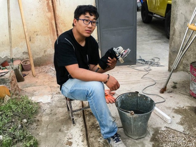 比亚迪秦充电怎么办？牛人教你手动安装充电器