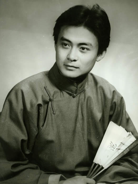 戏里颠倒众生，戏外专情一人？4位情史干净的男星，娱乐圈太稀缺