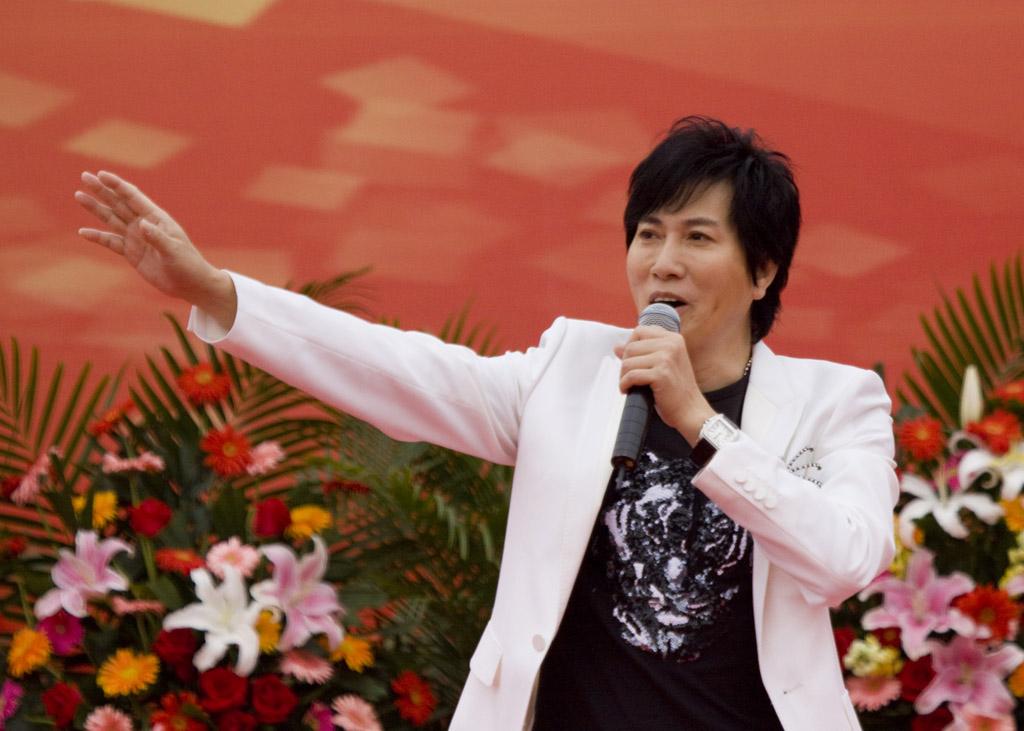 听潘安邦《外婆的澎湖湾》暖了几代人,惜生前病痛折磨英年早逝