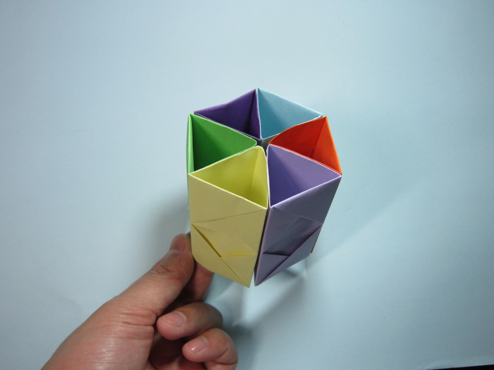 儿童手工折纸:笔筒的折法步骤图解