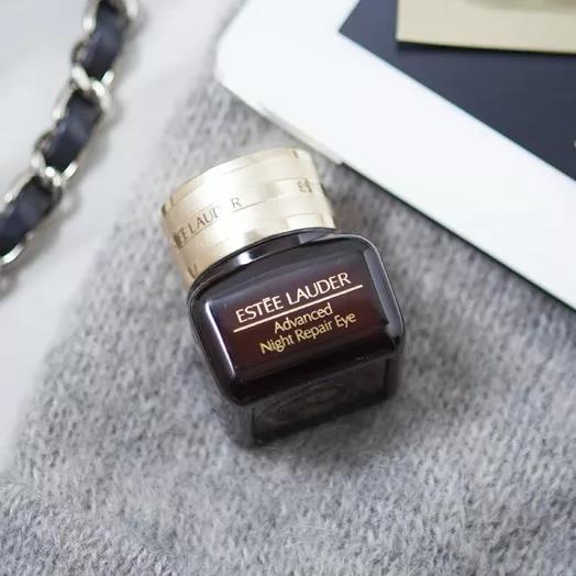 不用眼霜的女生注定比同龄人老十岁，说的是你吗？