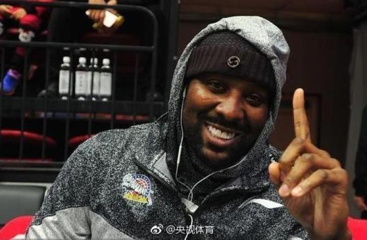 布拉切为什么不去nba(“巨婴”布拉切自曝赛季已结束，记者揭秘“因伤离队”始末)