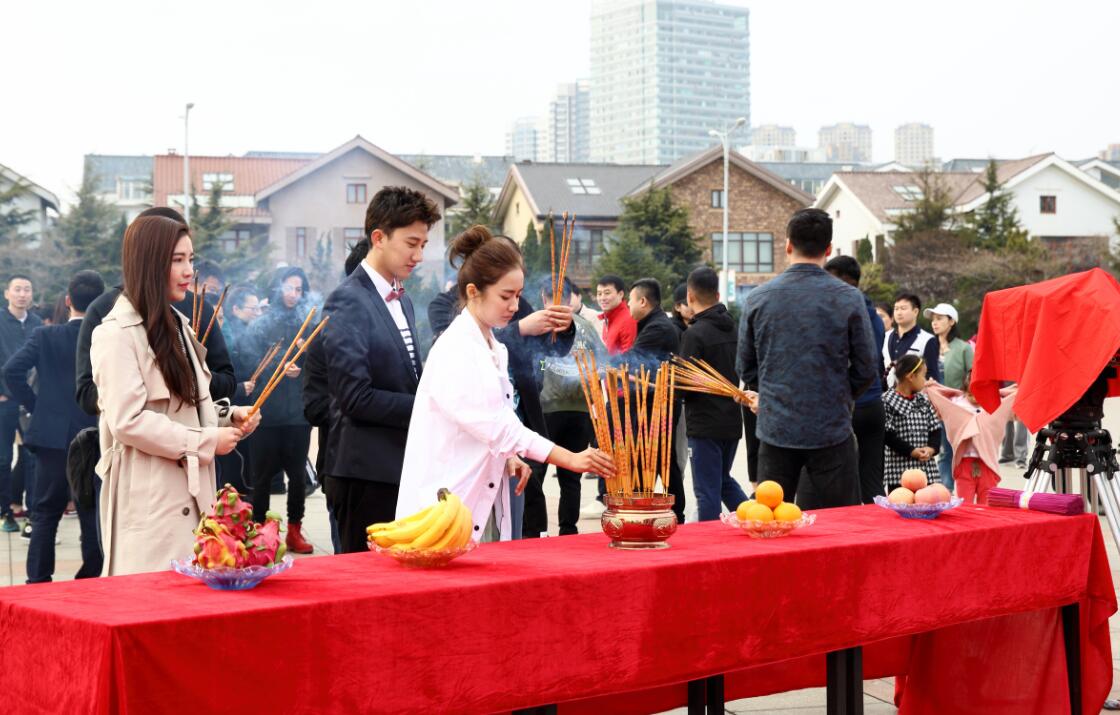 青年演员李明珠现场女神味"十足撩人"演员李明珠,梁振伦,付曼等演员在