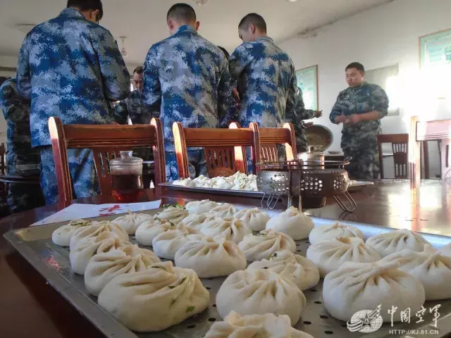 新兵连长厉害了！从喊口号中也能总结出门道