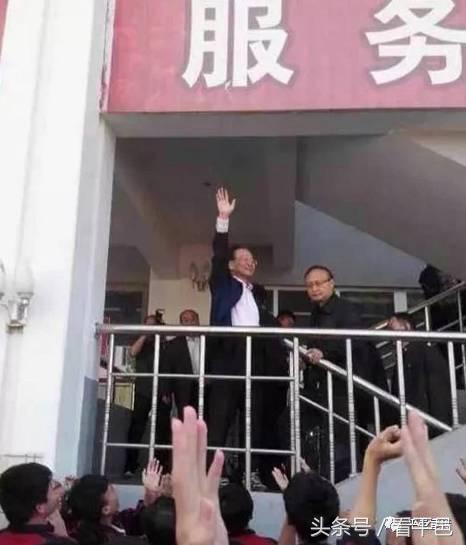 你好，我是平邑！这是我2017年的最新名片！请收下！