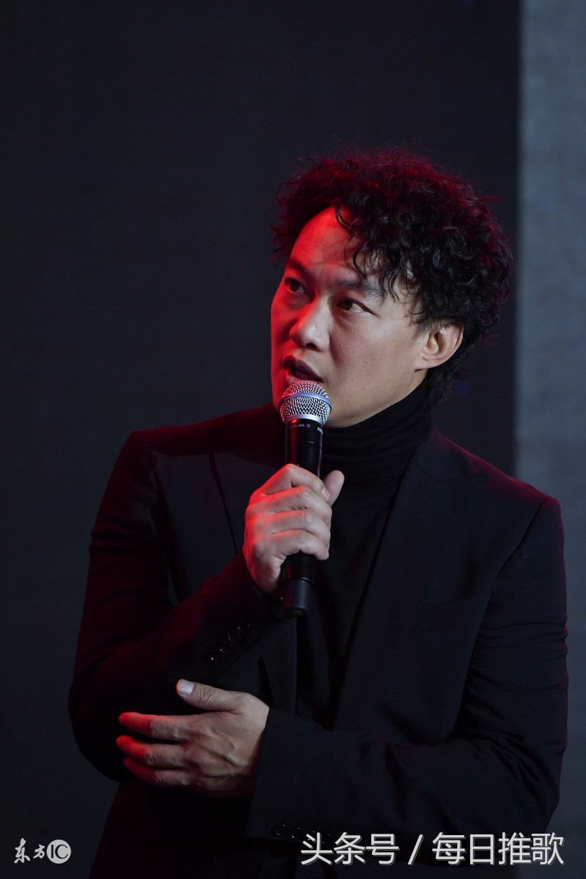 陈奕迅的《浮夸》唱的是什么意思？怎么听都像是屌丝奋斗故事