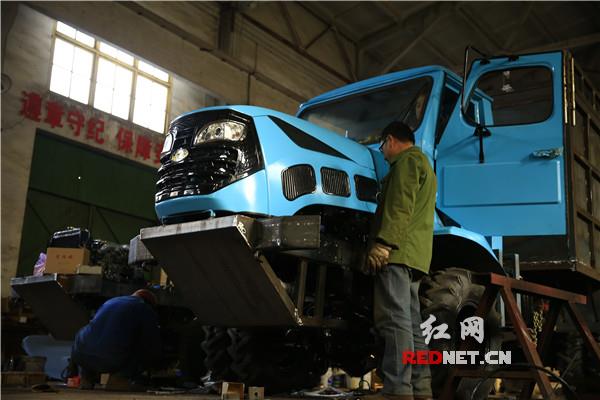 衡陽全地形拖拉機(jī)吸引眾多訂單 缺資金招合作伙伴