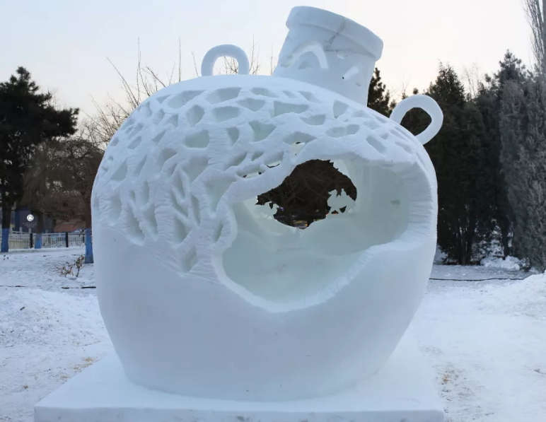 别人家的大学：地处热带的泰国队获得雪雕大奖