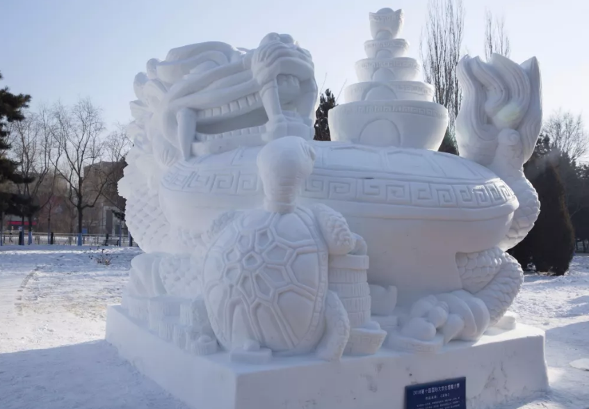 别人家的大学：地处热带的泰国队获得雪雕大奖