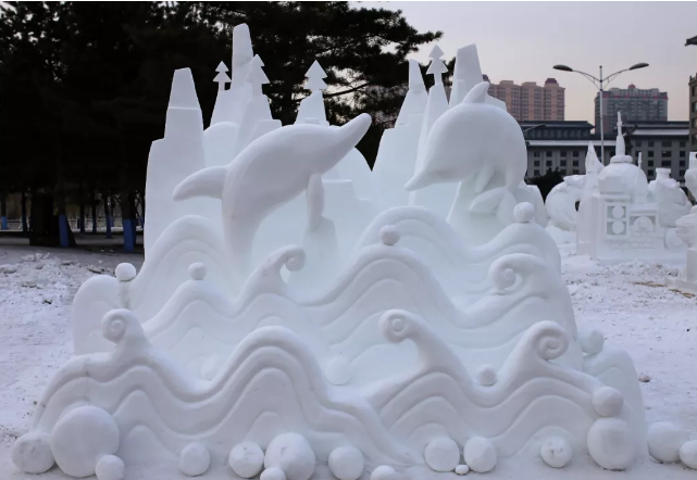 别人家的大学：地处热带的泰国队获得雪雕大奖