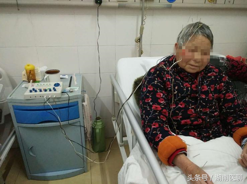 腿脚常抽筋苦不堪言？目前这种疗法对治腿抽筋超有效！