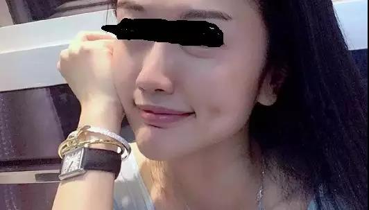 “炫富女律师”致歉：我年轻不懂事，真心忏悔