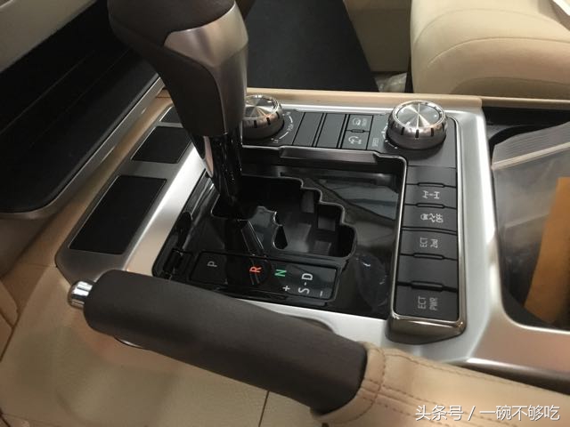 中东版兰德酷路泽4000（新款对比老款）全系详解