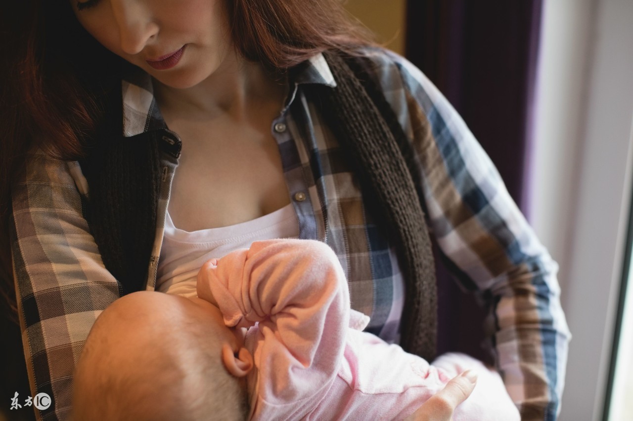 母乳宝宝突然不爱吃奶？儿科医生告诉你这样做，轻松度过厌奶期！