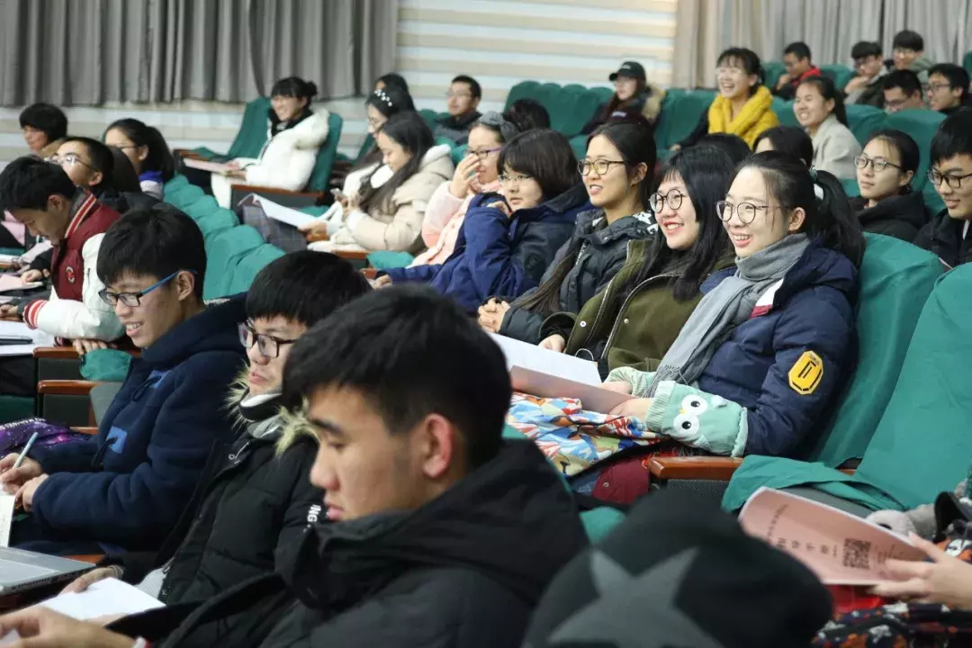 寒假已正式开启！华东师大学子这样奔赴家乡