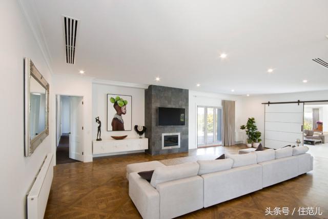 房贷太贵没钱装修，装修到底该消费升级还是降级？