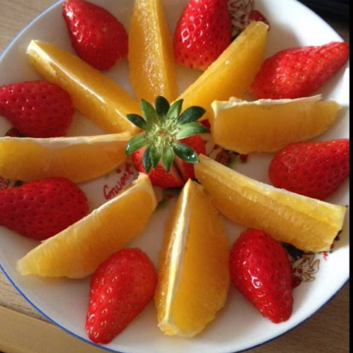 水果不要洗好直接端上桌,这样摆盘好看有档次,客人吃赞不绝口!