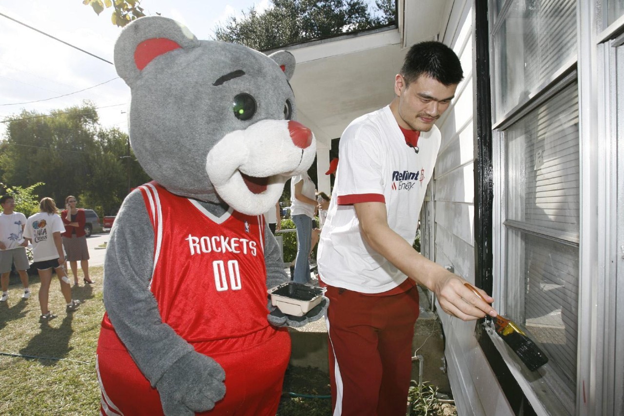 为什么不能打nba吉祥物(NBA吉祥物的背后：真的不是套一件服装那么简单！)