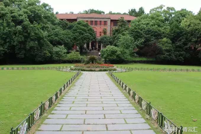 盘点影视剧最爱取景的大学，一不小心就遇明星！