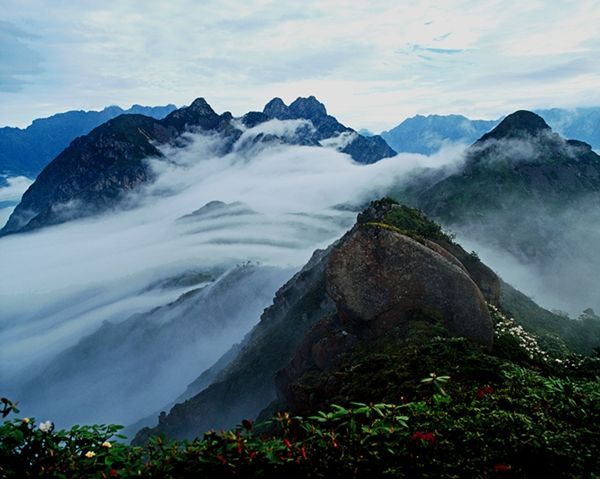 龙门山国家地质公园位于四川省彭州市,什邡市,绵竹市境内,总占地面积