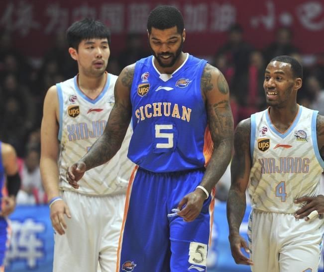 为什么nba球裤不要号码(球衣用手写号码？麦迪也有“特制”球衣，网友吐槽CBA太业余)