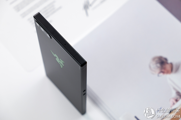 为信仰解毒：Razer Phone 雷蛇手机